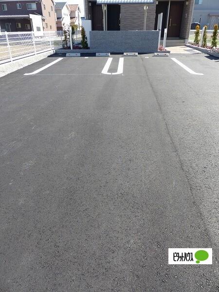 クレメントヴィラ（102） 駐車場