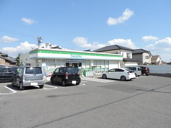 ファミリーマート半田桐ヶ丘店：480m