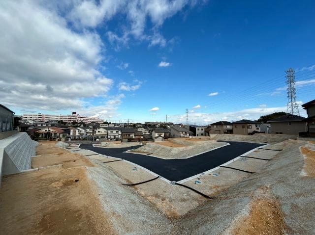 同じ時期に生活をスタートさせるご家族の多い分譲地は、困ったときも心強い♪
