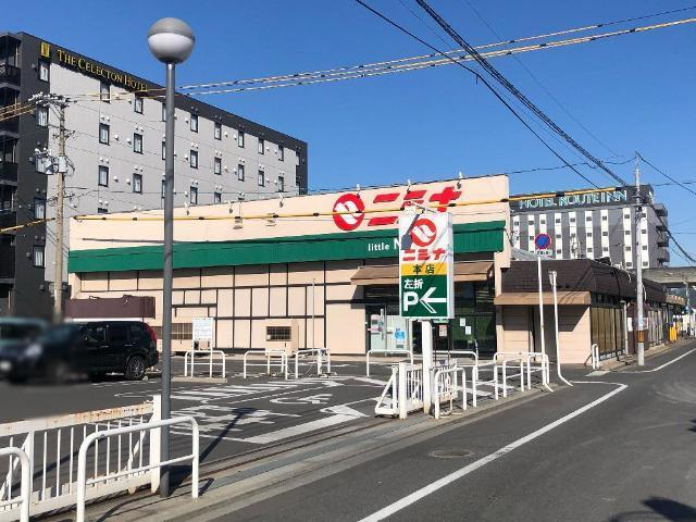 ニシナ本店：326m