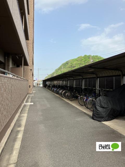 サーパス大高小南（1302） 駐車場