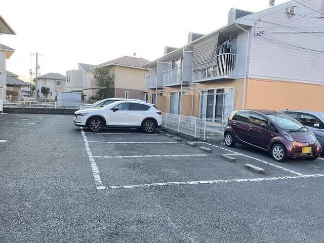 プレジール三宅　B棟（B103） 駐車場