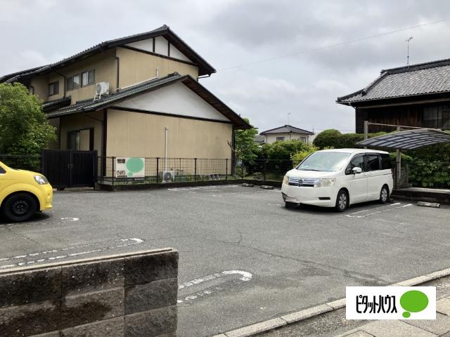 都窪郡早島町前潟アパート 駐車場