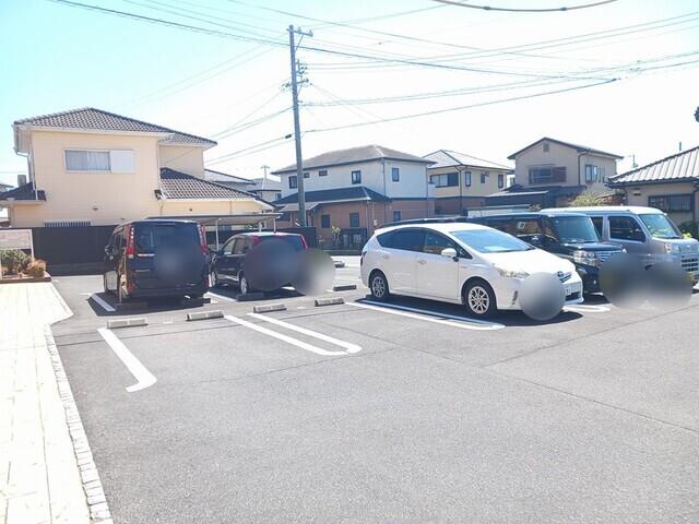 アルモニーラティエⅡ（101） 駐車場