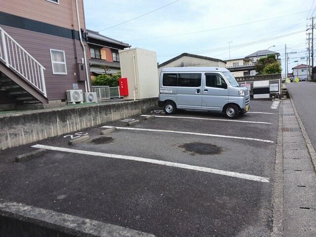 サンビレッジ稲生（2-D） 駐車場