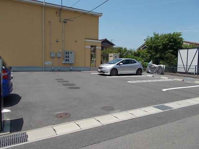 ランドマーク　ハーバー（103） 駐車場