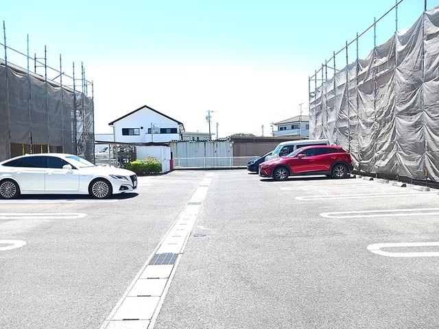 ブランコートＢ（103） 駐車場
