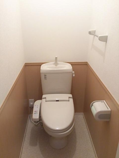 リビングタウン鈴鹿旭が丘　E棟（102） トイレ