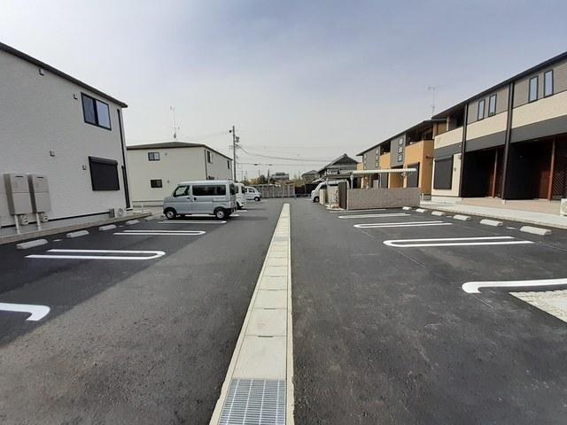 エトワールⅣ（103） 駐車場