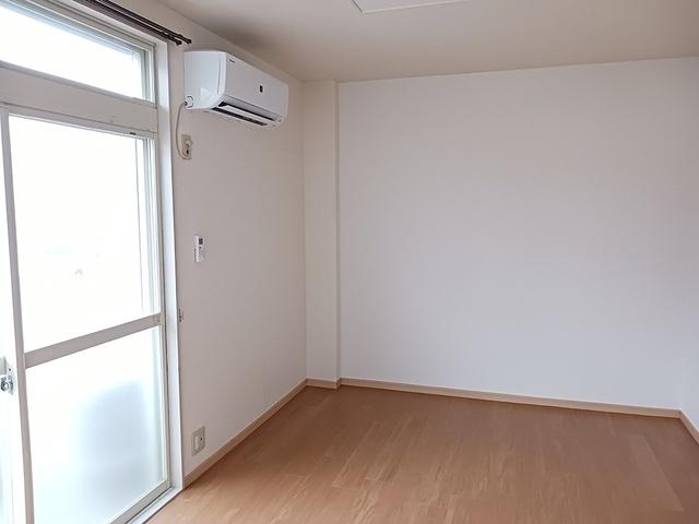 エクセラン三日市（1-C） 室内