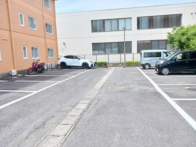 サンフラワーⅡ（1-B） 駐車場