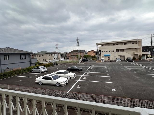 コーポアサヒ（202） 駐車場