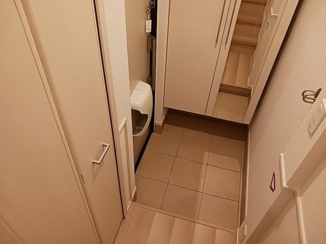 フレンド　Ａ棟（305） 玄関