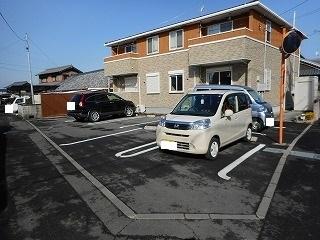 ブリジックⅢ（101） 駐車場