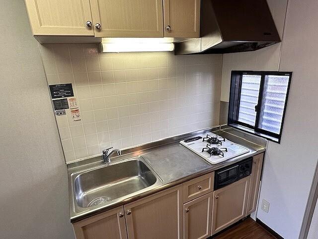 ユニバーサル岸岡A（103） 部屋画像