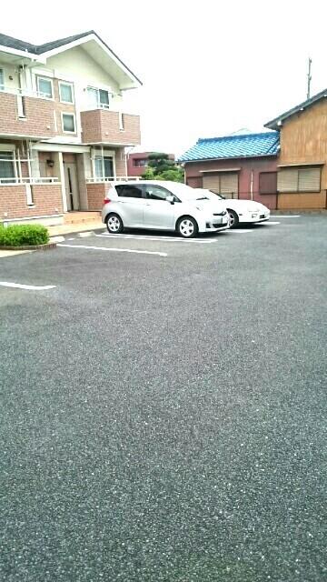 ポーラスター（102） 駐車場
