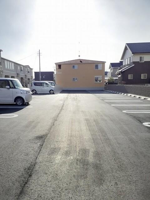 ミル　ハピネス　Ｃ（202） 駐車場