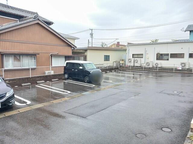メゾン　ラフレシール（205） 駐車場