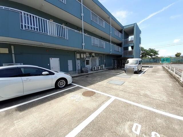 パレスピュアⅡ（3B） 駐車場