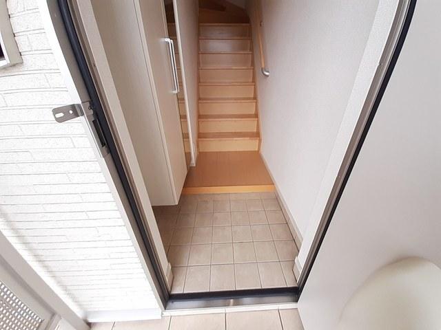 レクイアーレ７２　Ｂ（201） 玄関