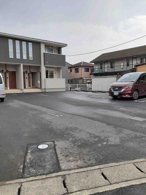 グレイスフル（102） 駐車場