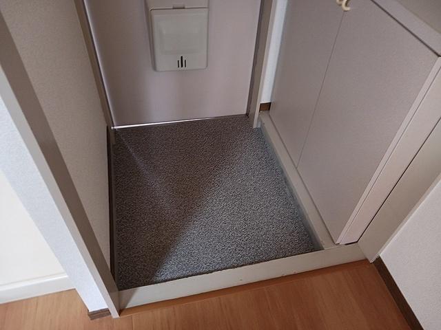 サンビレッジ稲生（2B） 玄関