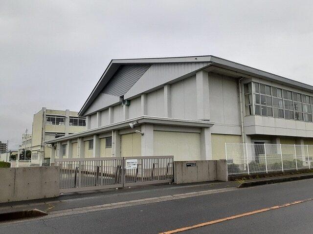 鈴鹿市立長太小学校：557m