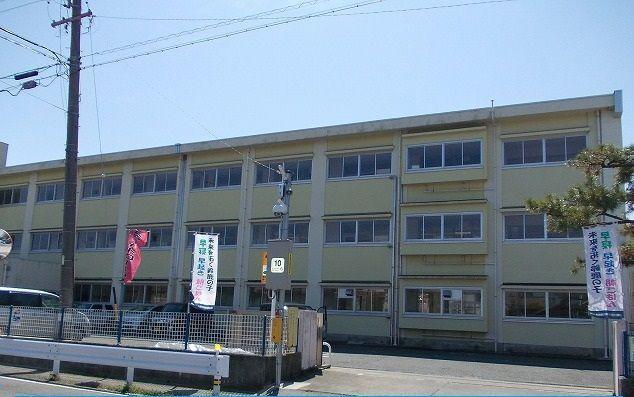 鈴鹿市立白子小学校：700m