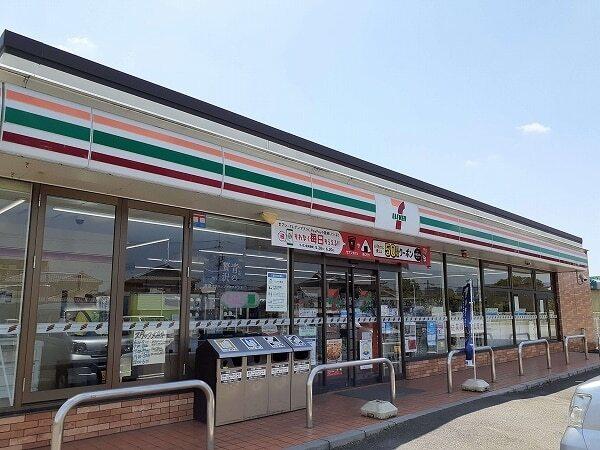 セブンイレブン亀山羽若町店：5200m