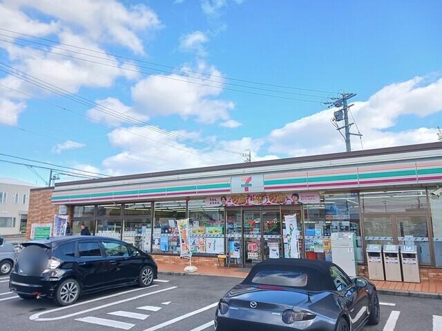 セブンイレブン鈴鹿地子町店：1000m