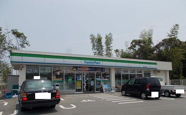 ファミリーマート鈴鹿下箕田店：600m