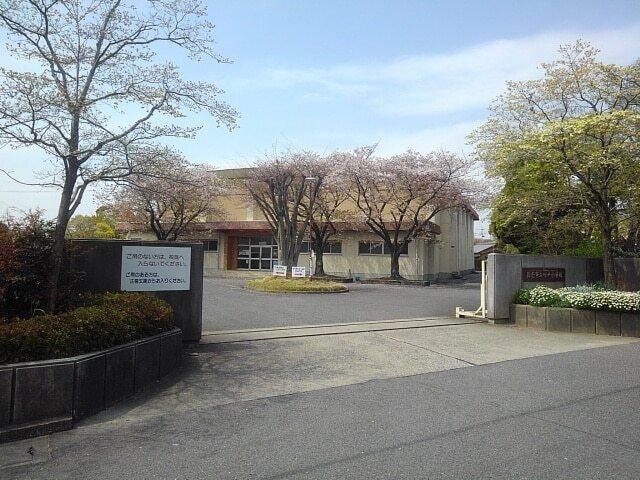 神戸小学校：831m