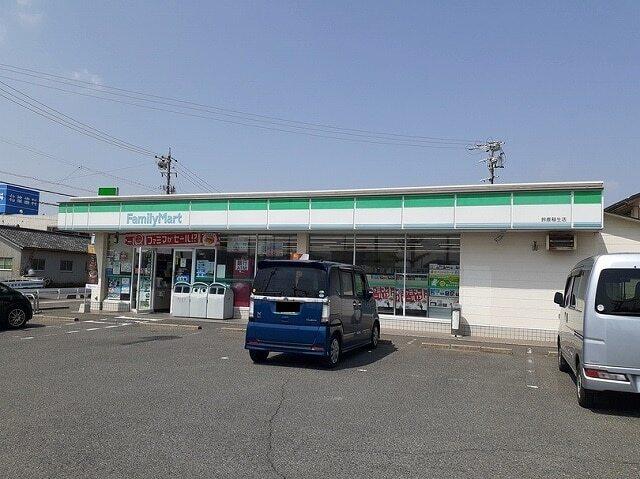 ファミリーマート鈴鹿稲生店：378m