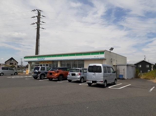 ファミリーマート鈴鹿一ノ宮店：700m