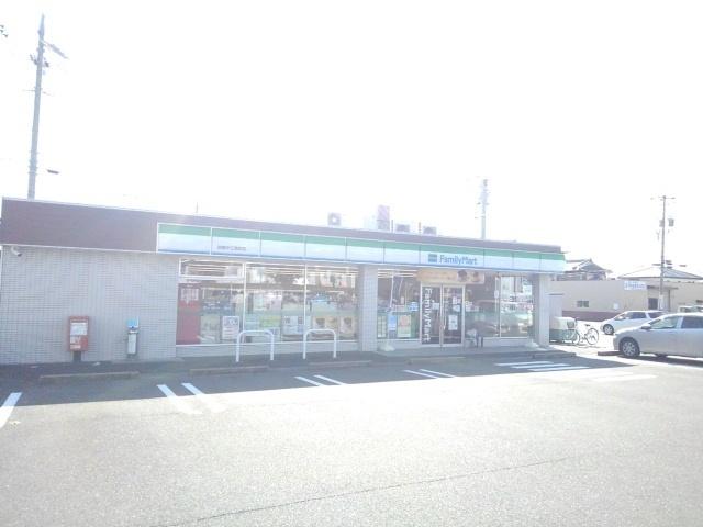 ファミリーマート鈴鹿中江島町店：1013m
