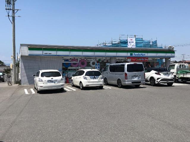 ファミリーマート鈴鹿千代崎店：1088m