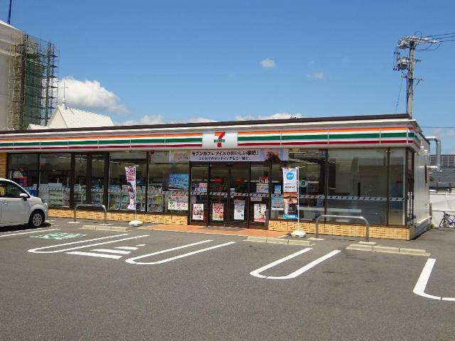 セブンイレブン鈴鹿寺家町店：276m