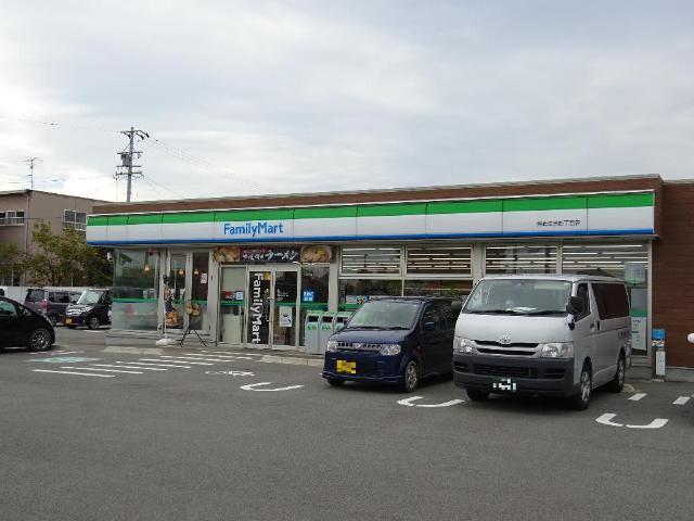 ファミリーマート鈴鹿住吉四丁目店：263m