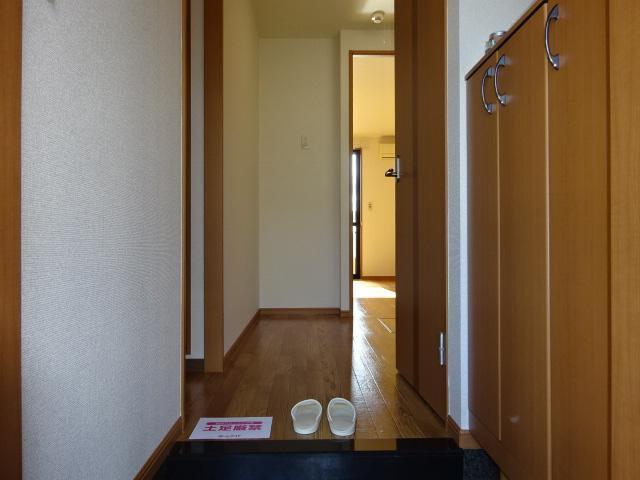 メゾン・ゼラニューム 玄関