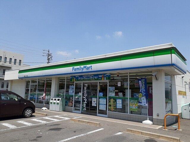 ファミリーマート　ホンダ前店：800m