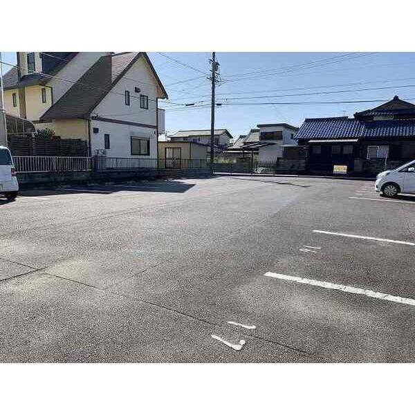 エクセレンス（107） 駐車場
