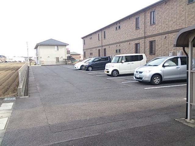 フォルトゥーナ（202） 駐車場