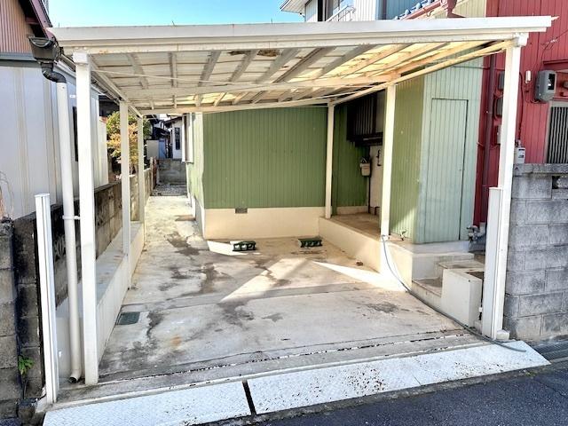 北堀江2丁目貸家 駐車場