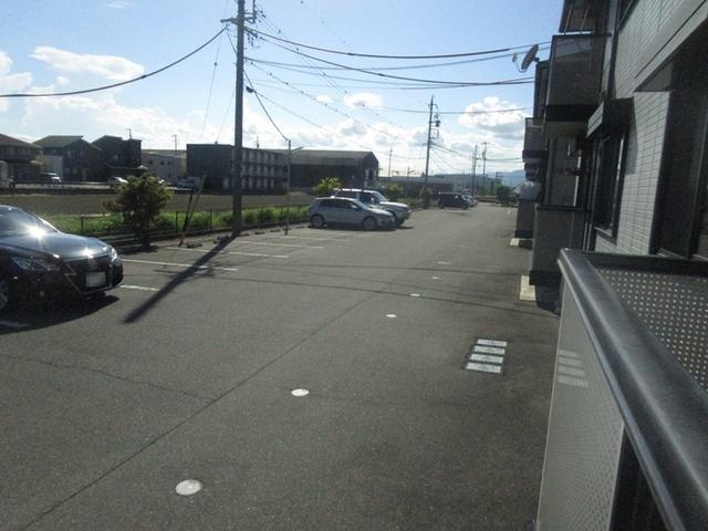 グランタイル高岡　A（101） 駐車場