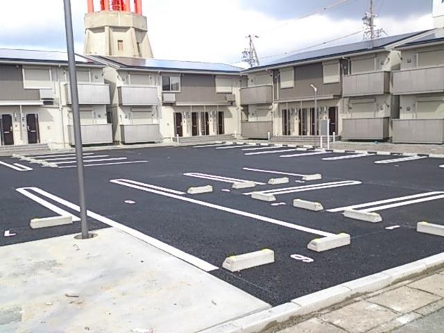 グランディール　B棟（102） 駐車場