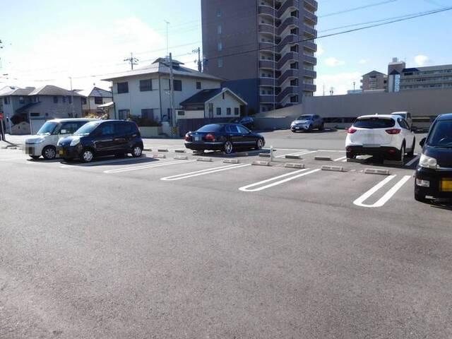 イーストタウン　A（302） 駐車場