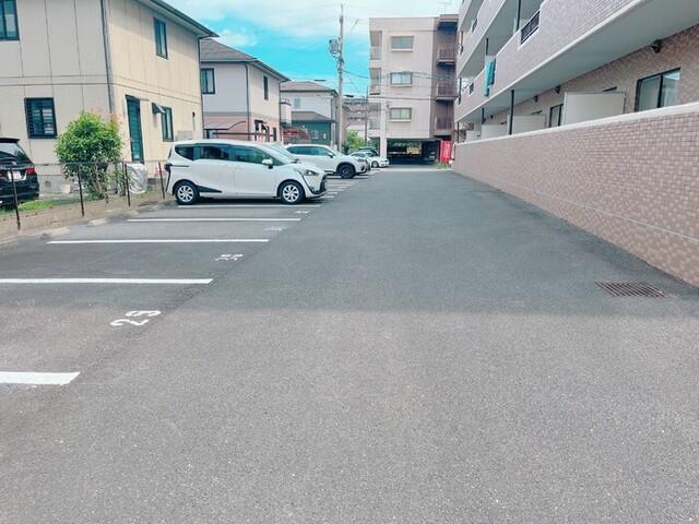 ラ・プランタン（403） 駐車場