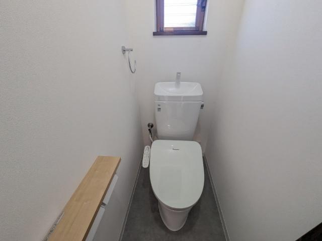岸岡町中古戸建 トイレ