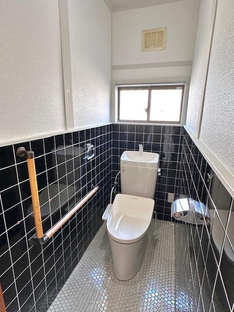 北堀江2丁目中古住宅(2階建) トイレ