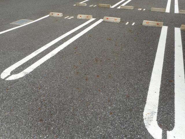 カフリーィエＥ（101） 駐車場